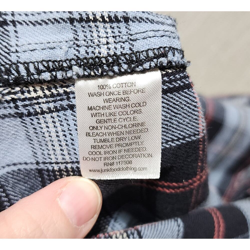 By Junkfood Plaid Flannel Shirt Mens Large Blue Black Long Sleeve Button Up - Picture 11 of 11
